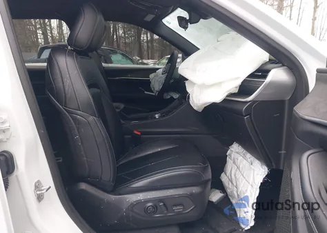 2025 Jeep Grand Cherokee L Limited 4X4 z USA, uszkodzony, nr VIN 1C4RJKBG0S8649201